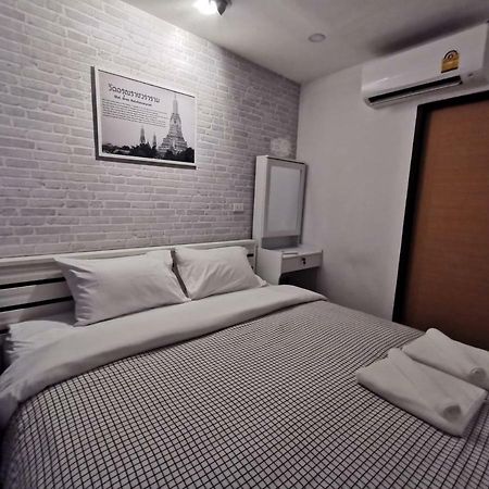 White House Hostel Bangkok Buitenkant foto