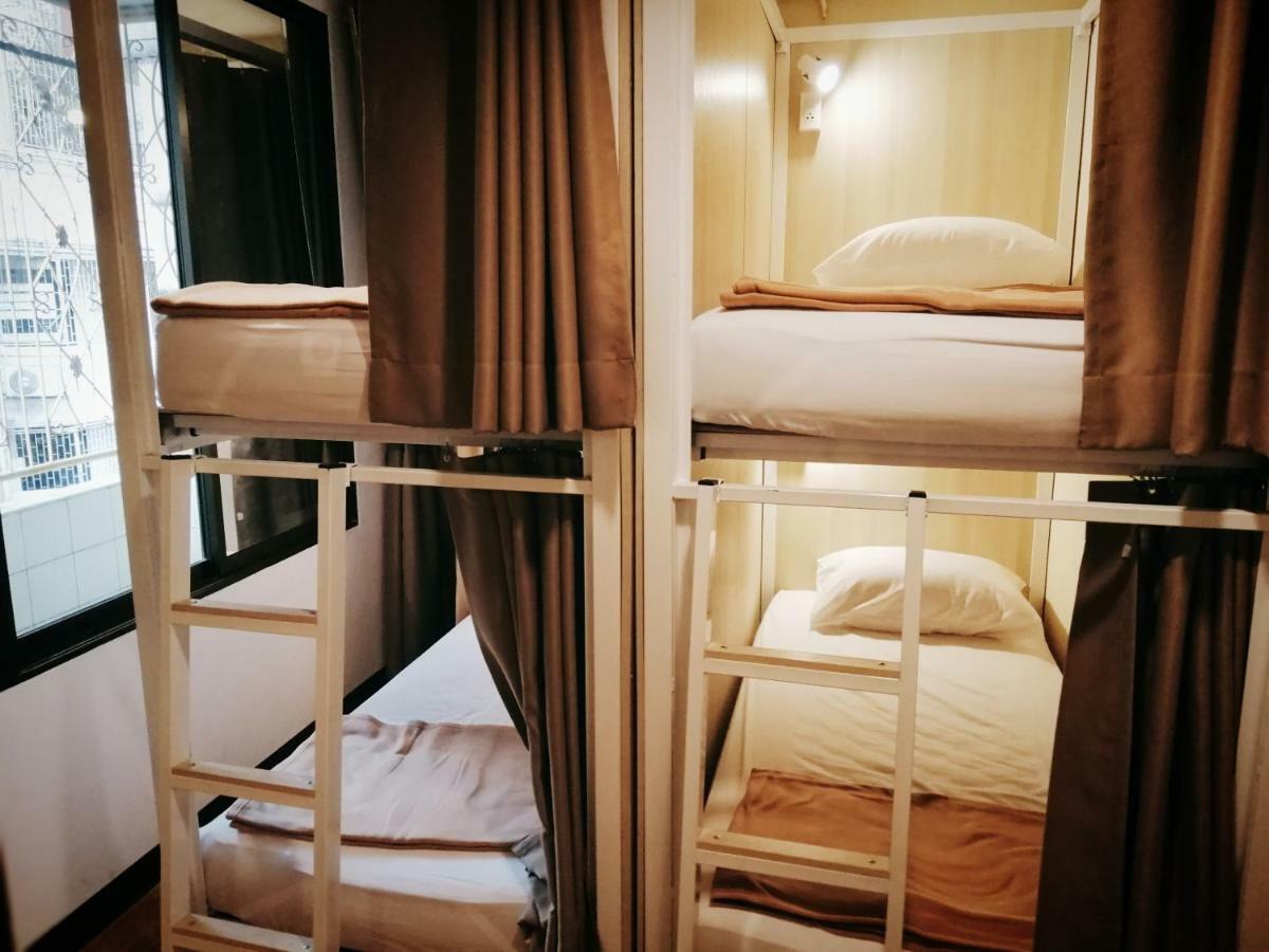 White House Hostel Bangkok Buitenkant foto