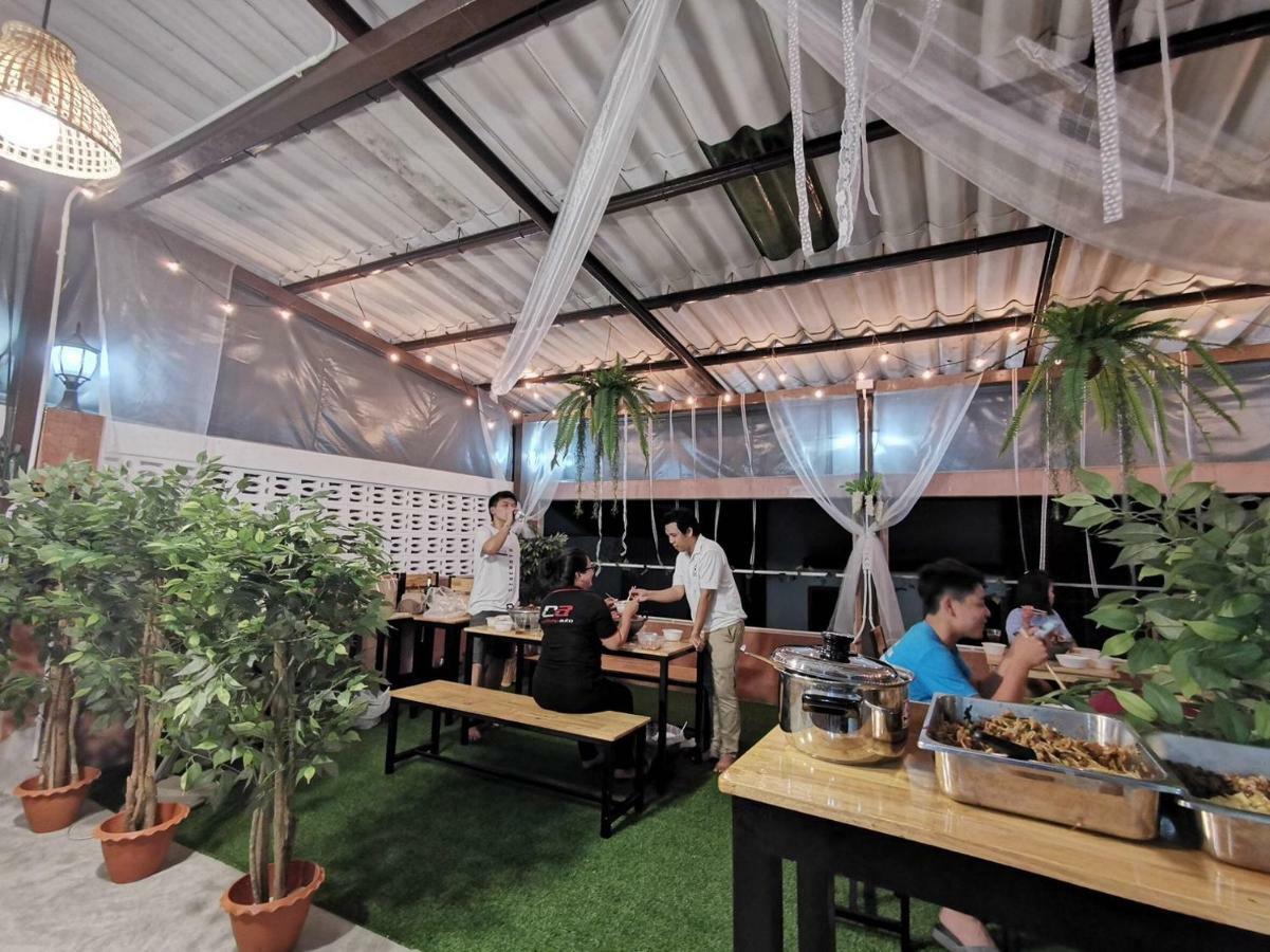 White House Hostel Bangkok Buitenkant foto
